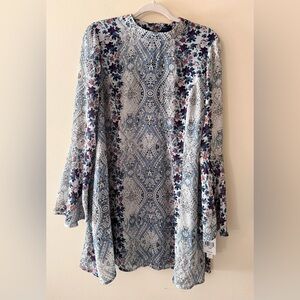 Speechless Blue & White Paisley Floral Bell Sleeve Tunic, size L